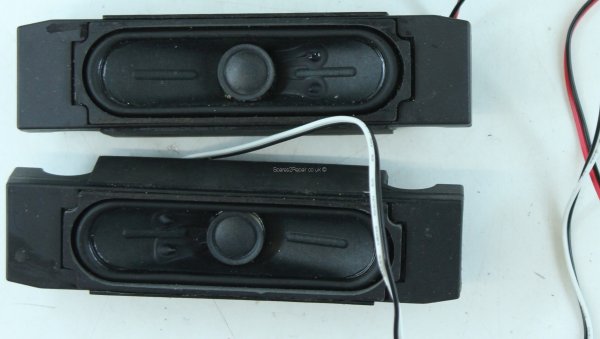 Technika 32E21B-FHD/DVD - Speakers - (L&R)